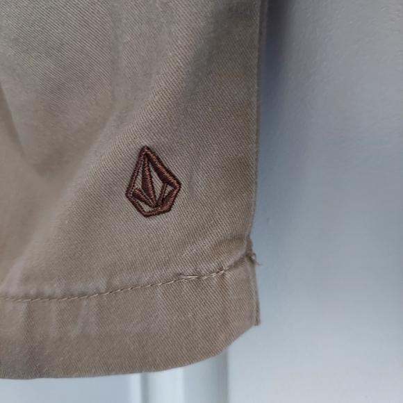 Volcom Khaki Shorts - Picture 7 of 8